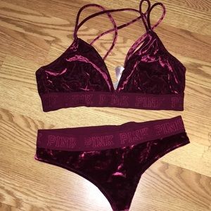 ❤️ MATCHING MAROON VELVET BRA AND PANTY❤️